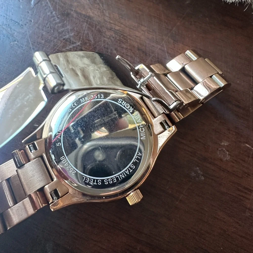 Michael Kors Women's Gold-Tone Watch Needs Battery wristband 6 inch